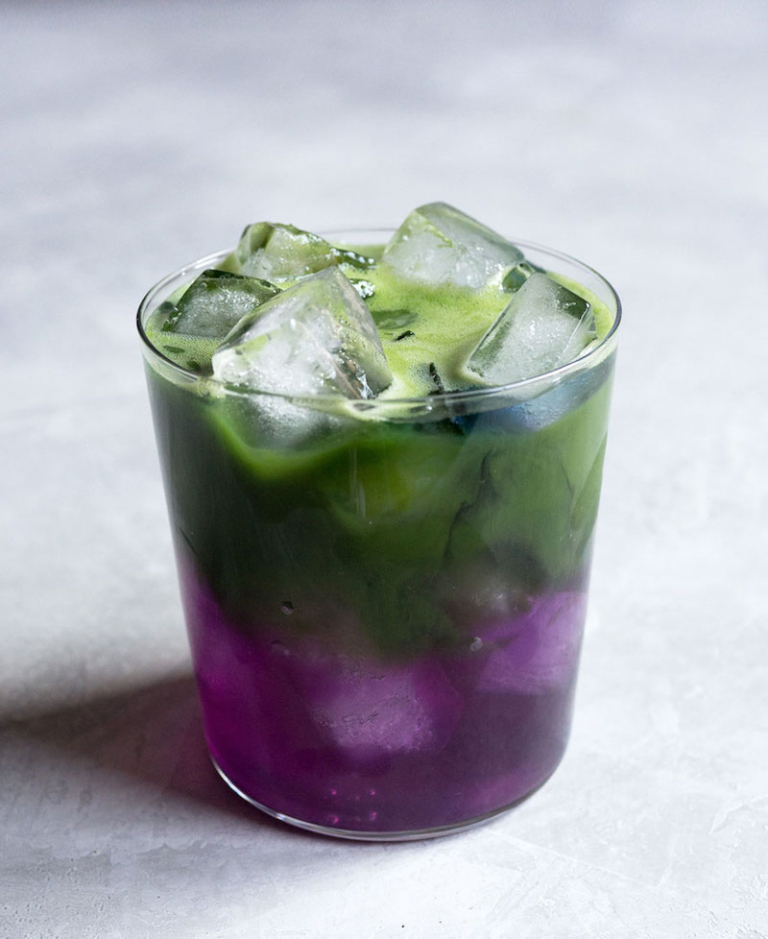 Butterfly Pea Flower: The Benefits of this Magical Blue Tea + 4 Recipes