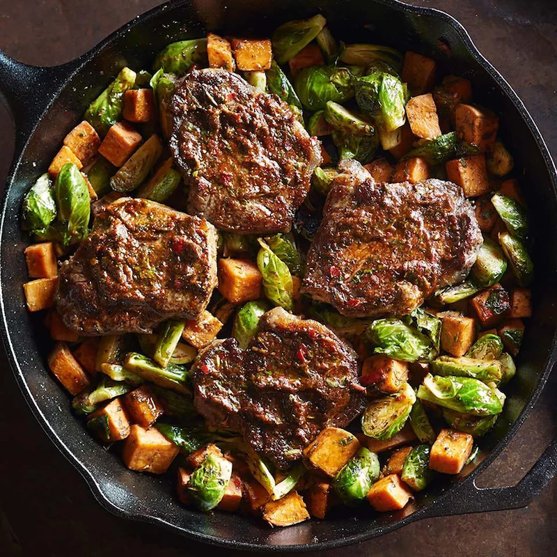 cleaning cast iron skillet food in pan