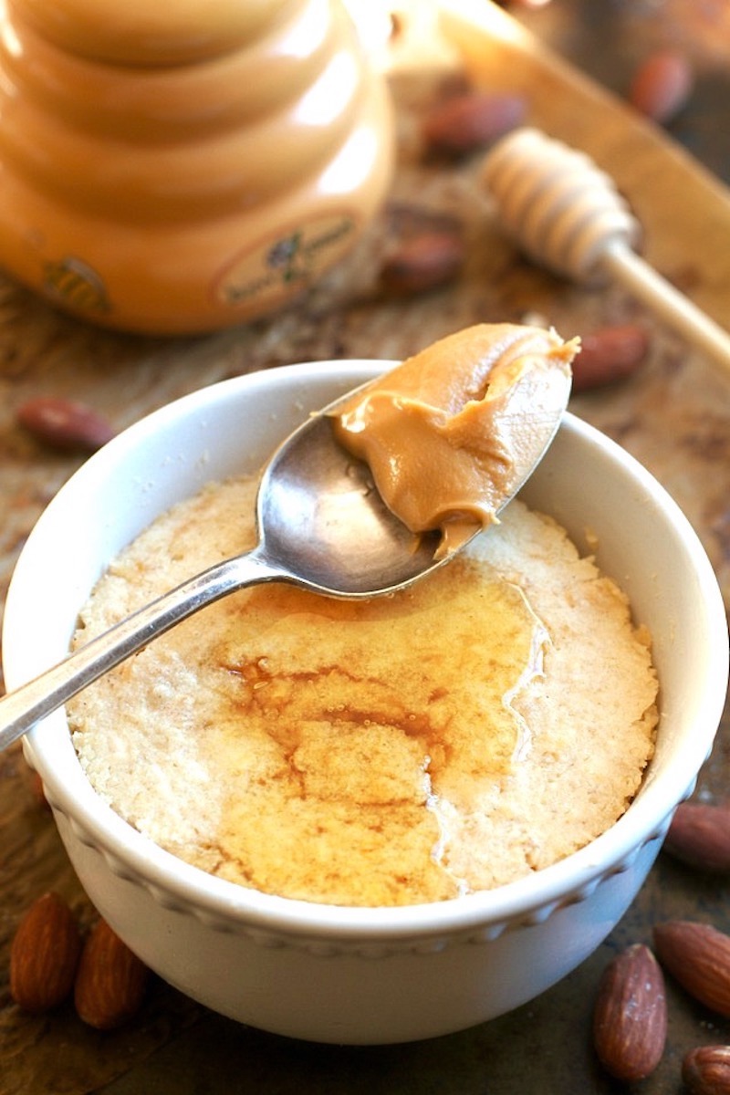 honey almond oatmeal mug cake low calorie desserts under 100 calories