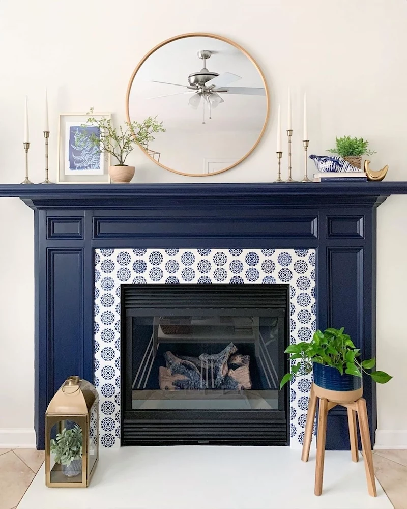 how to decorate a fireplace mantel contrasting colors