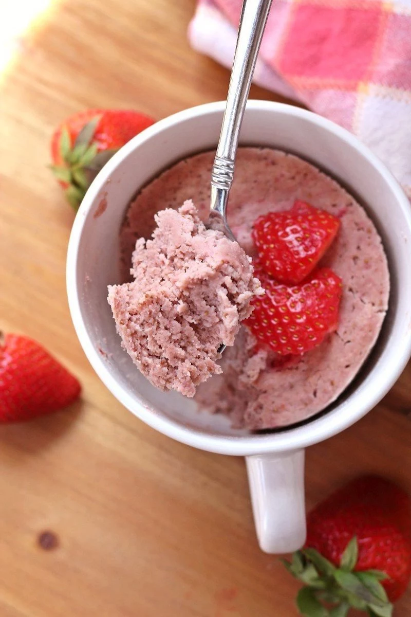 paleo strawberry mug cake low calorie desserts under 100 calories