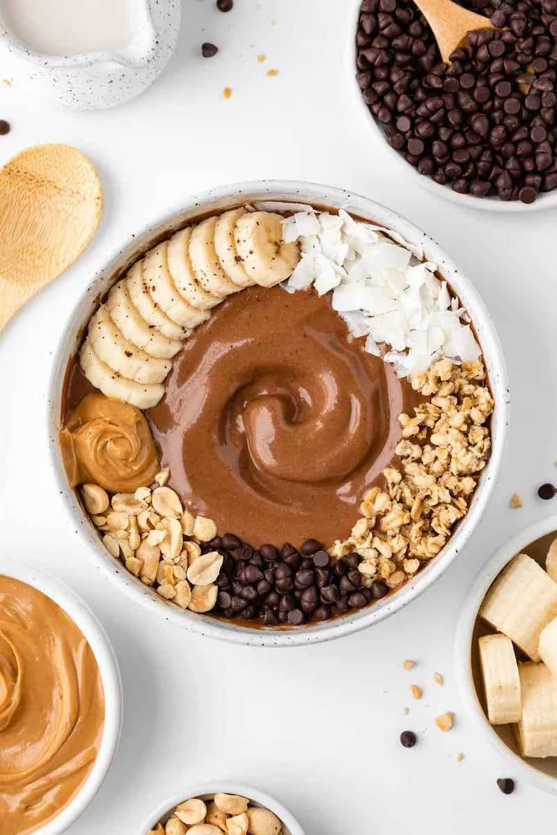 chocolate peanut butter smoothie bowl final
