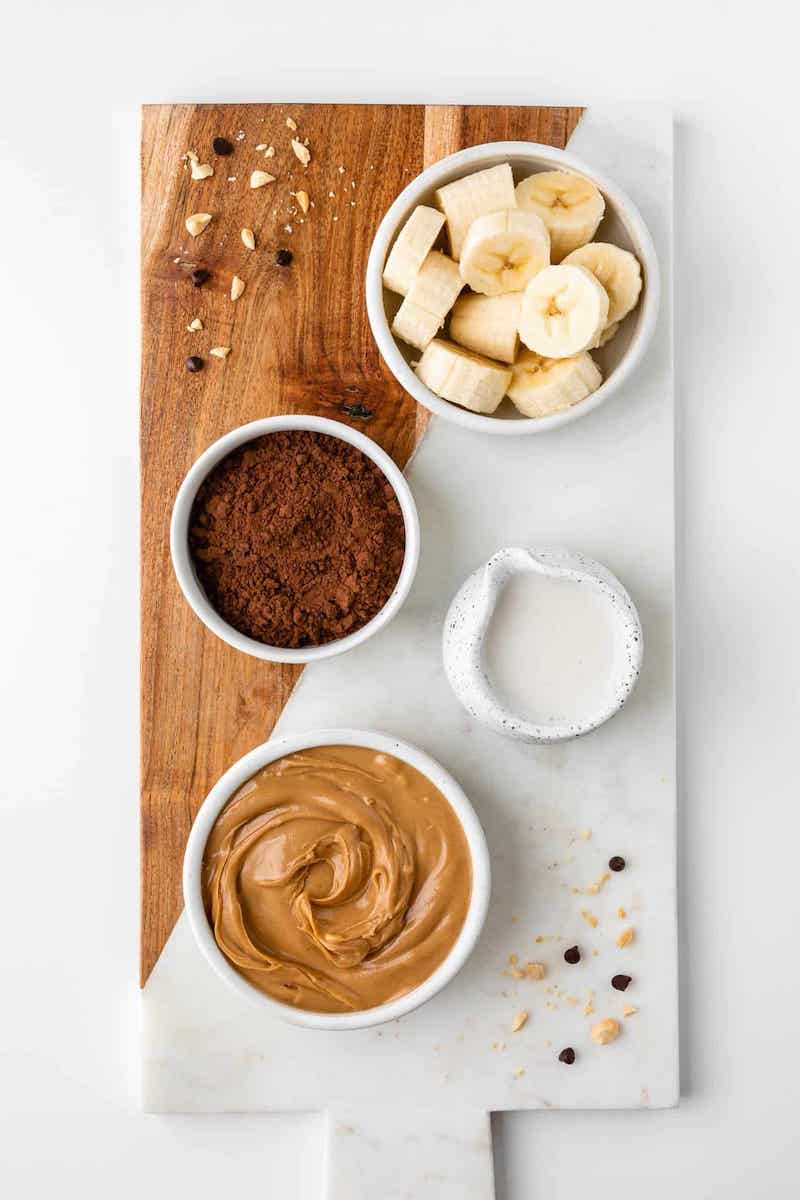 chocolate peanut butter smoothie bowl ingredients