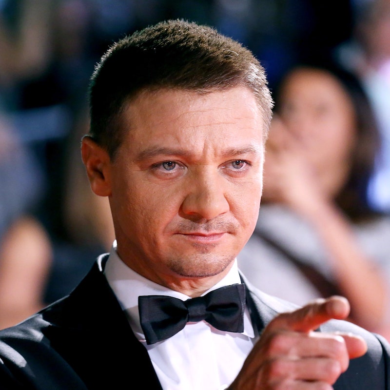 guys hairstyles jeremy renner buzzcut
