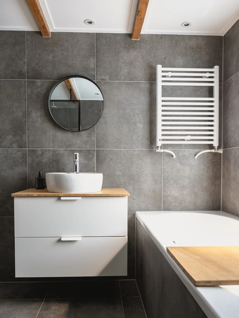 modern gray tiles bathroom