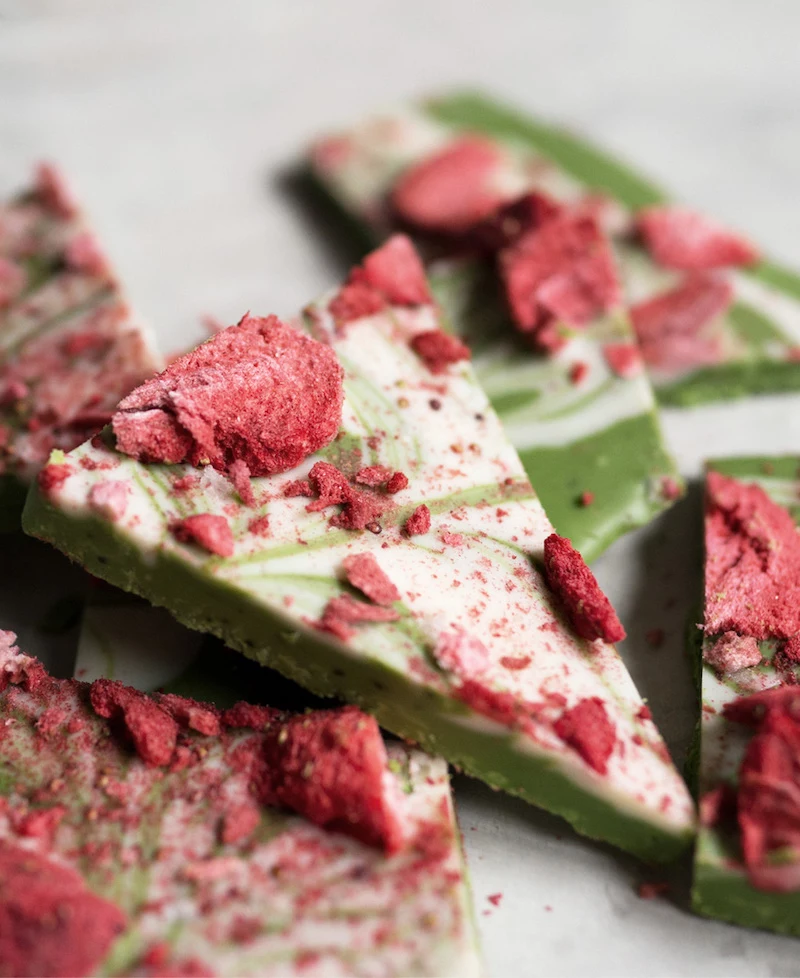 strawberry matcha chocolate bark green tea ingredients