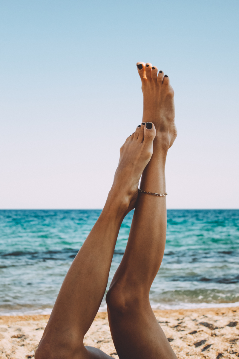 summer feet pedicure at home