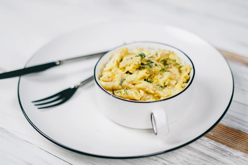 upclose shot of mac and cheese