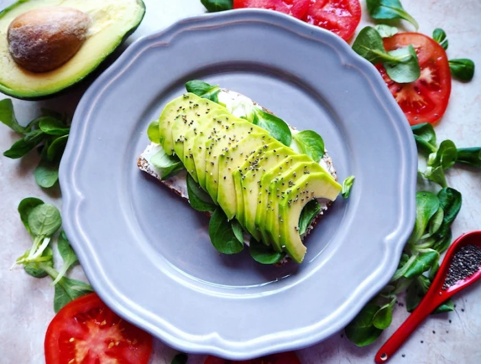 avocado toast for lowering cholesterol
