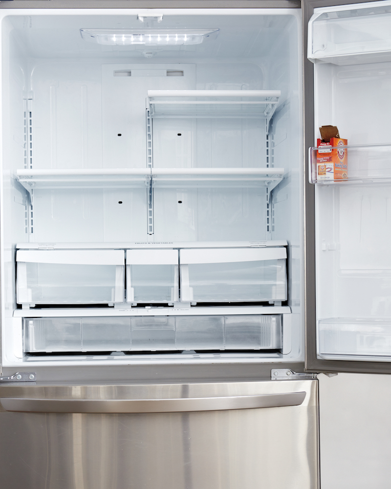 how to deep clean fridge and freezer