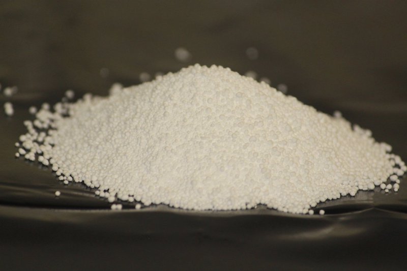 sodium percarbonate laundry bleach in white powder form