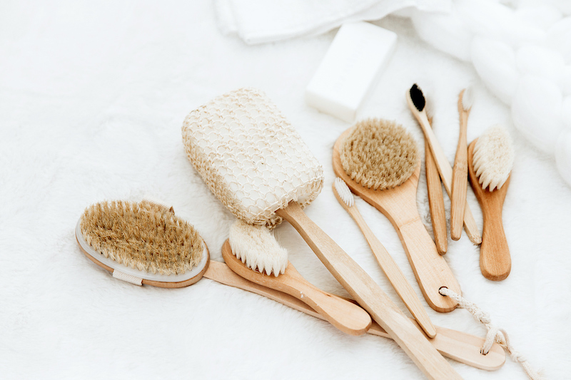 different type of brushes for dry brushing