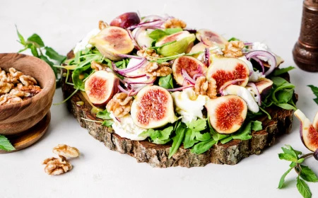 fresh summer salad with figs andarugula