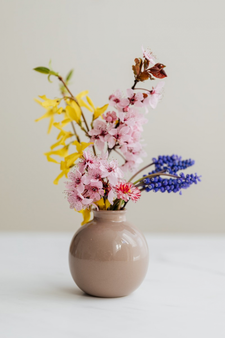 How To Keep Fresh Flowers Alive Longer, According To Florists