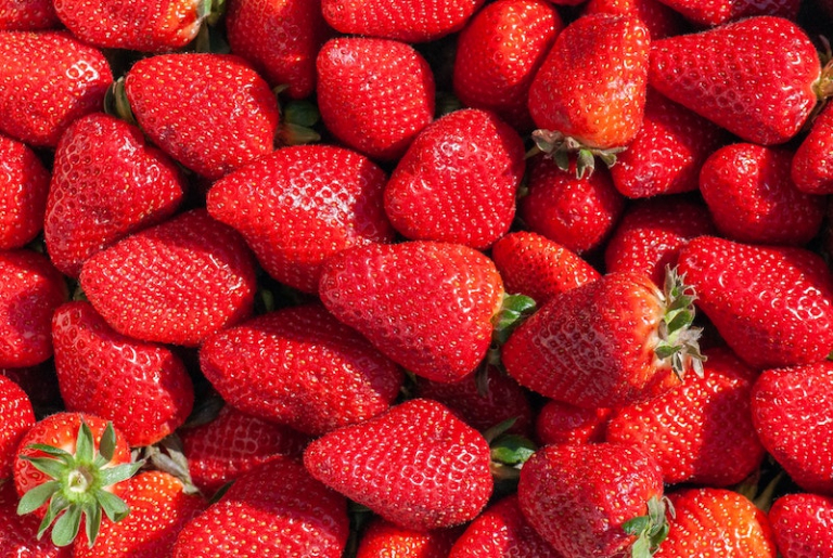 How to actually clean and store strawberries to keep them fresh & aromatic