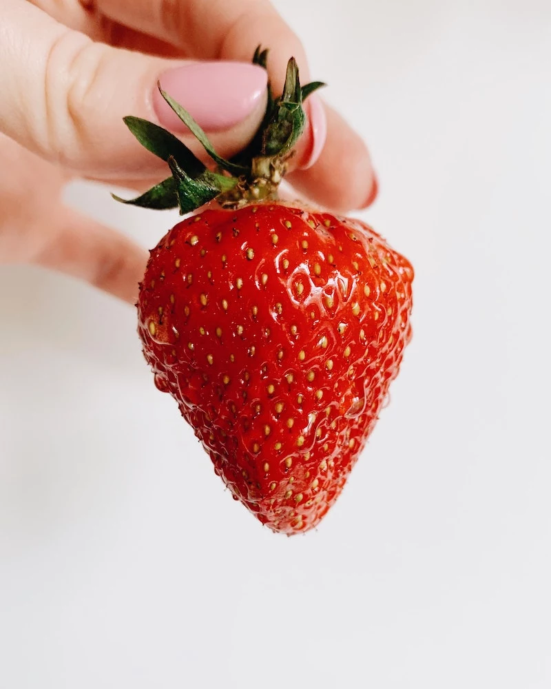tips and tricks for storing strawberries