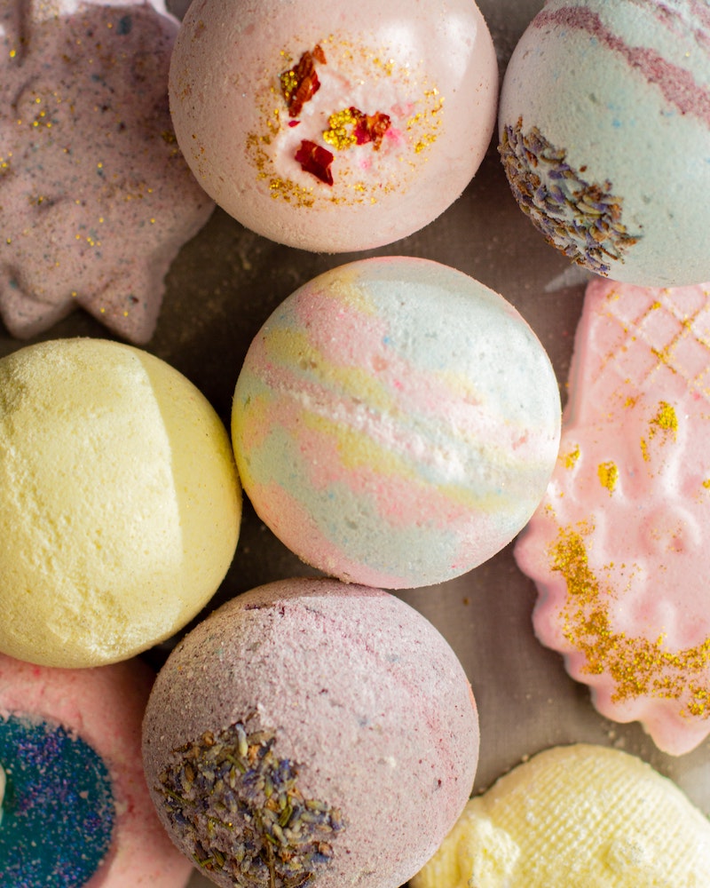 Making Organic Bath Bombs at Home Everything you need to know