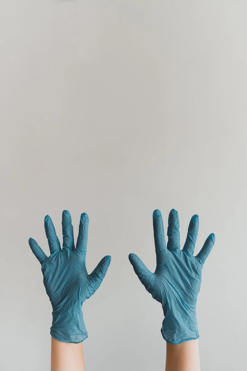 blue rubber gloves for cleaning
