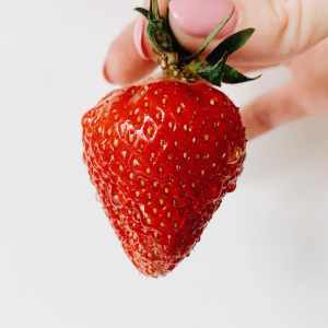 5+ Dermatologist Tips on How To Get Rid of Strawberry Legs