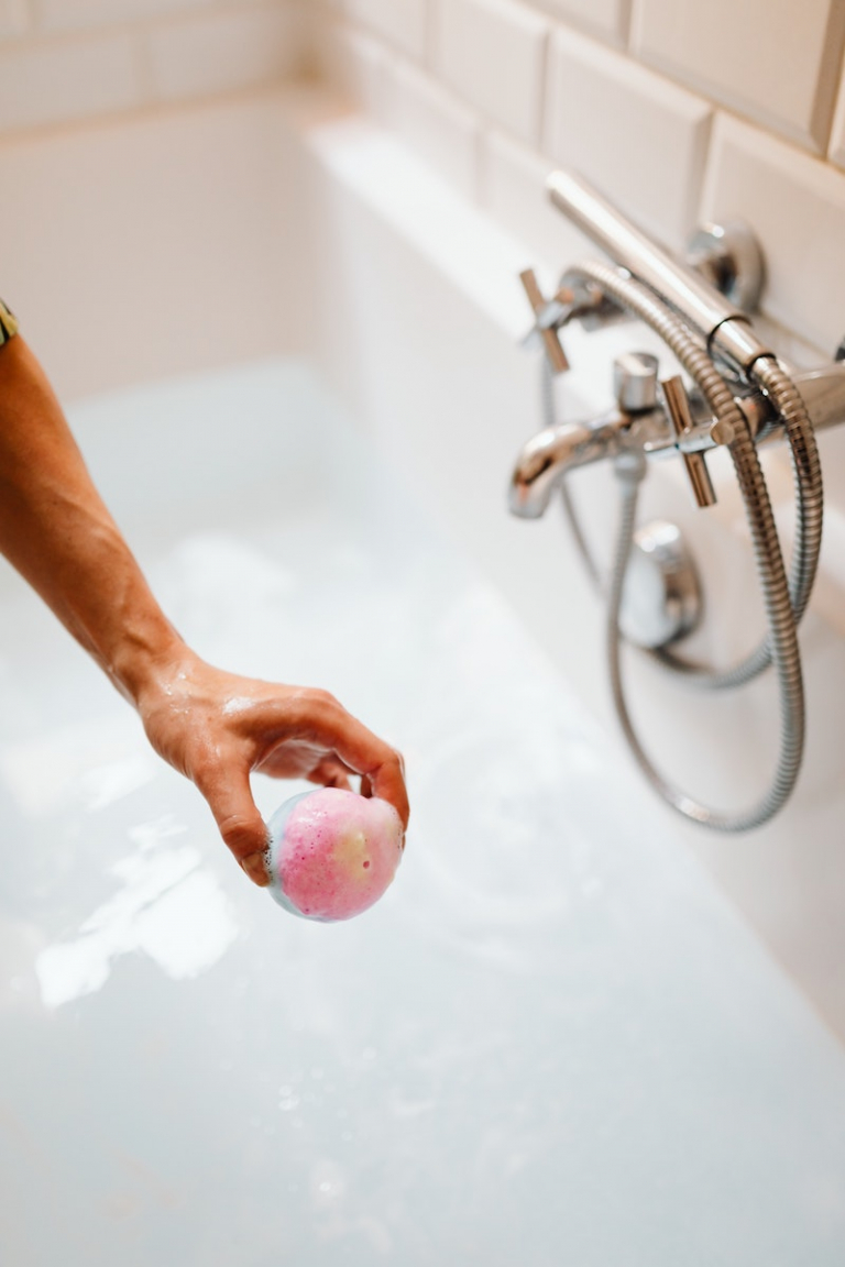 The Best Bath Bombs Herbal Combinations for Every Vibe & Purpose