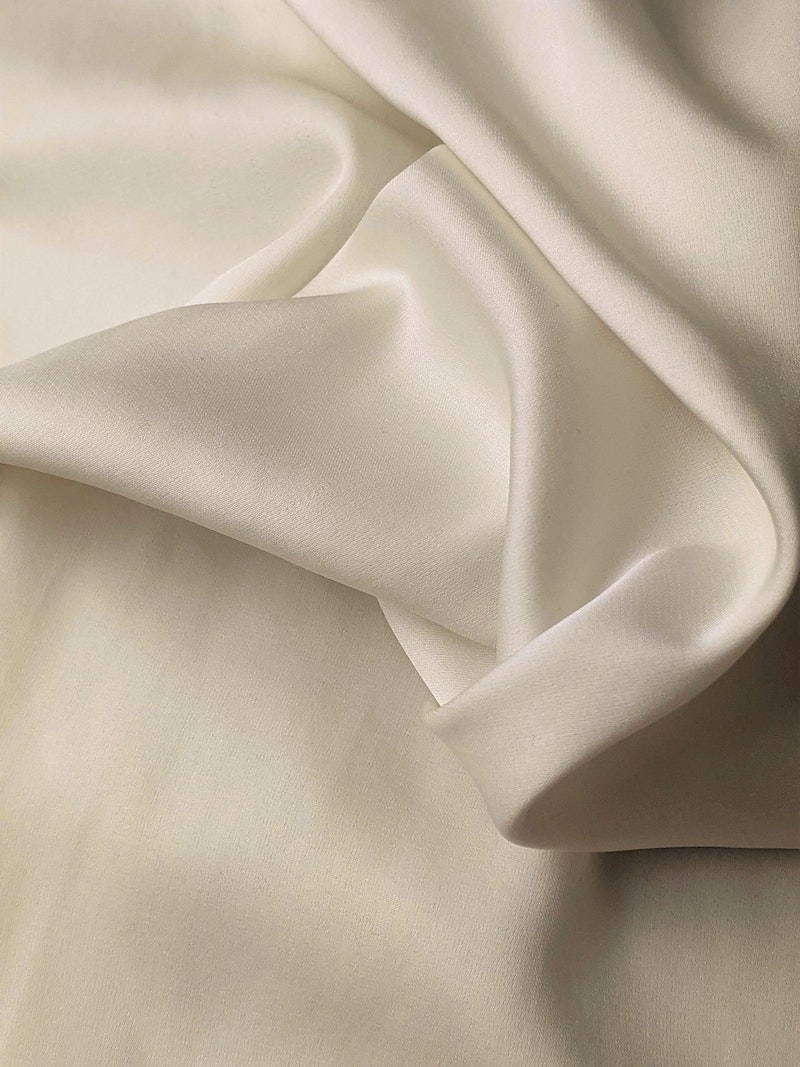 how to sleep in the heat bone colored silk sheets