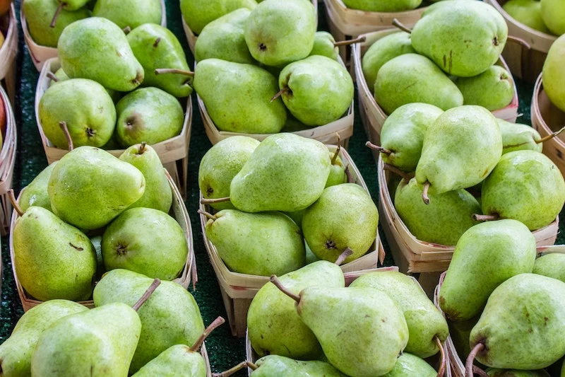 foods for good gut health pears in different containers
