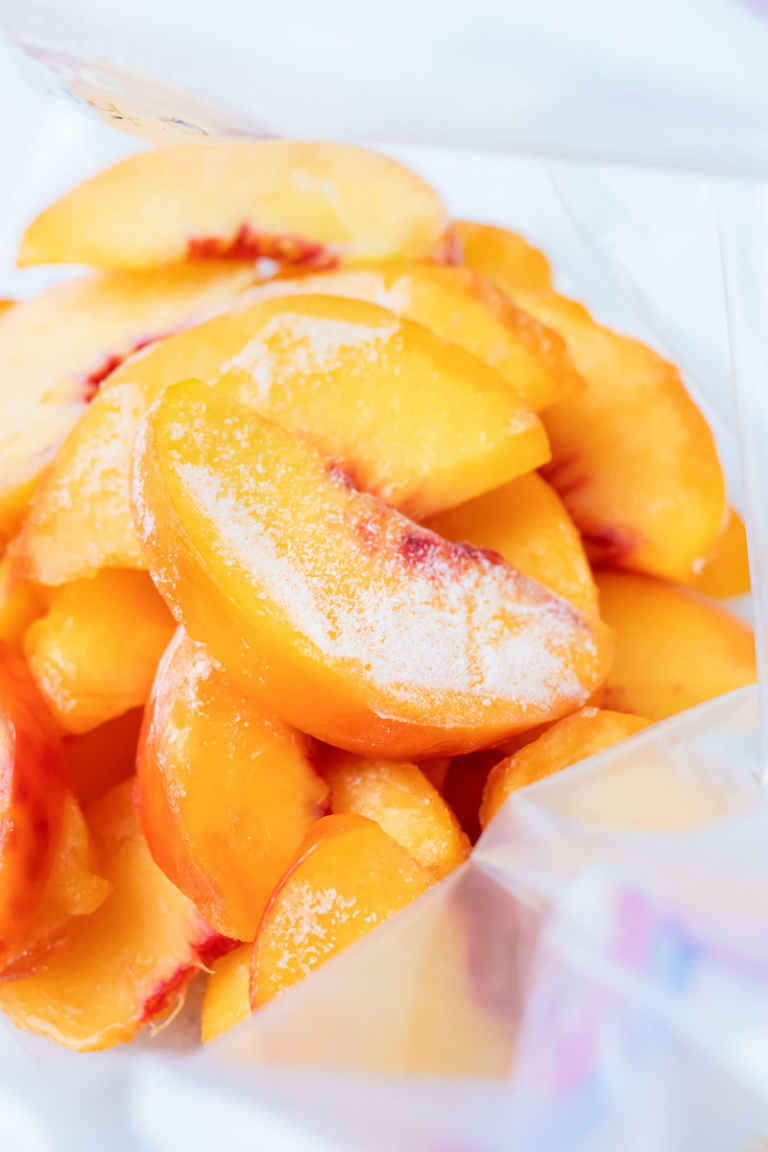 How to Store Peaches to Keep them Super Juicy & Yummy (Tips & Tricks)