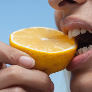 The 7 WORST Foods and Drinks For Your Teeth (According To Experts)