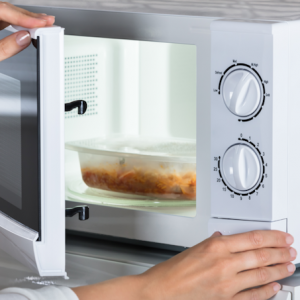 7 Foods You Should NEVER Reheat In a Microwave