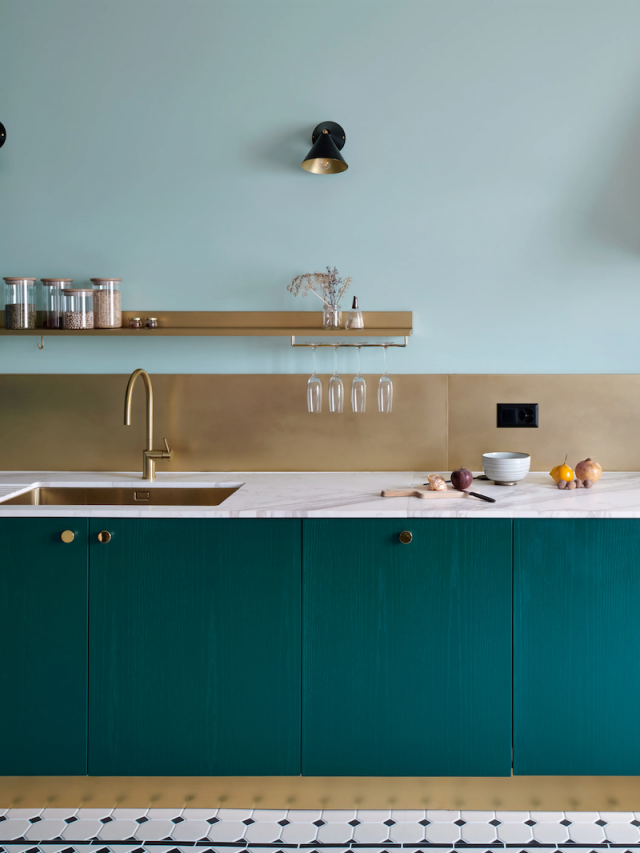 These are the 7 Trendiest Bold Colors to Paint your Kitchen, According ...