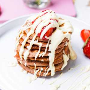 Fluffy Pink Baby Pancakes with Strawberries, Bananas, Oats & White Chocolate (no flour, dairy-fr...