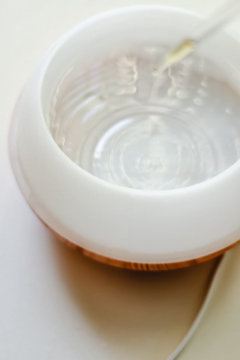 5 Foods & Drinks That Cause Migraines and 5 That Actually Cure Them