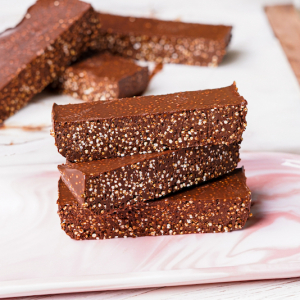 The Best Quick Snack To Make: Chocolate Quinoa Crunch Bars