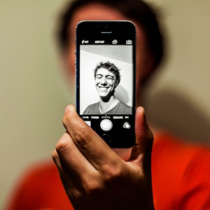 5 Secrets Of Awesome Selfies