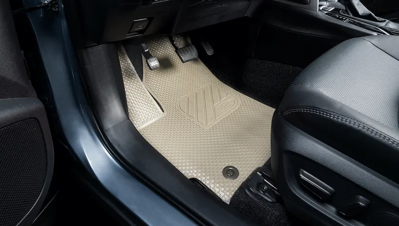 beige car mat inside car