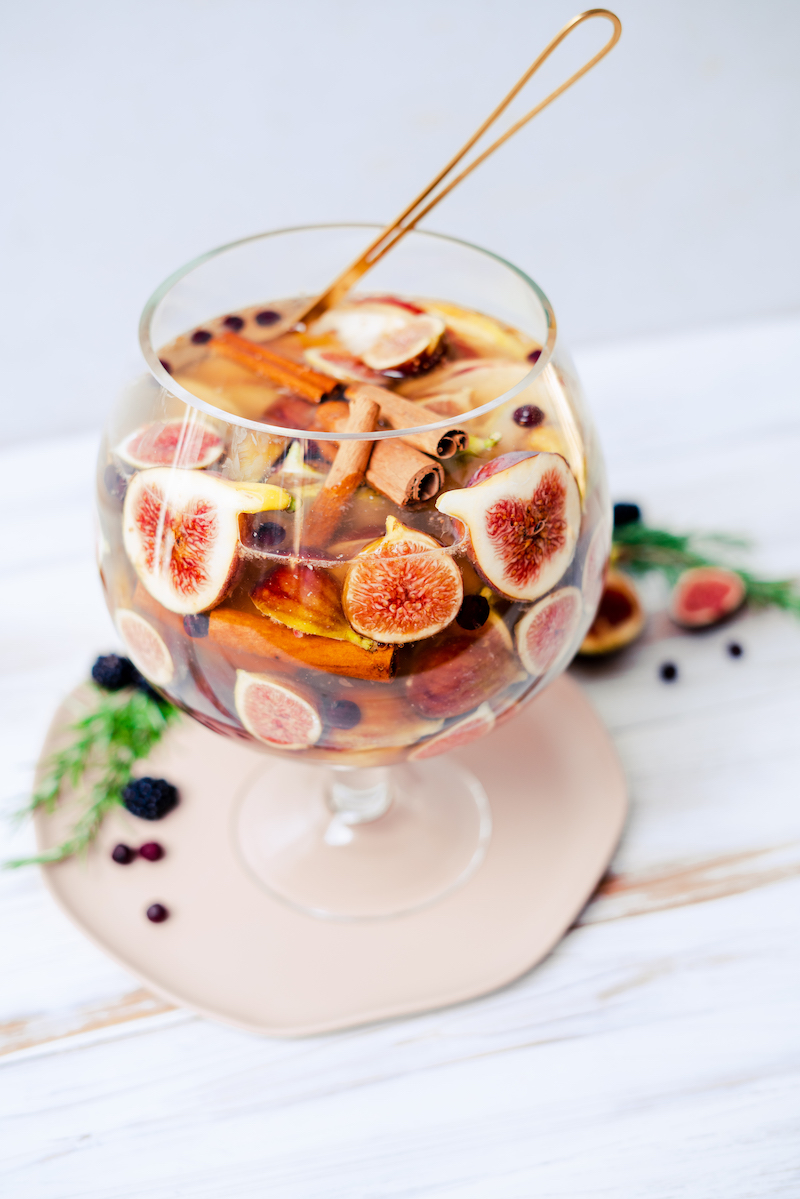 does sangria have fruit in it