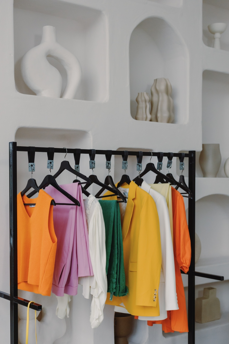 how to organize your closet and get rid of clothes