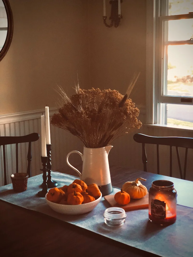 inside fall decorations with pumpkins