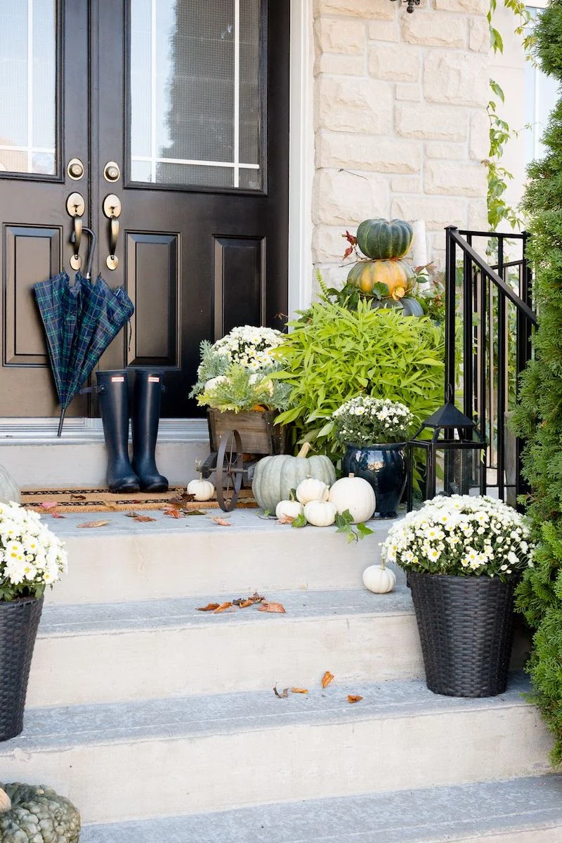 neutral decorated front porch for fall