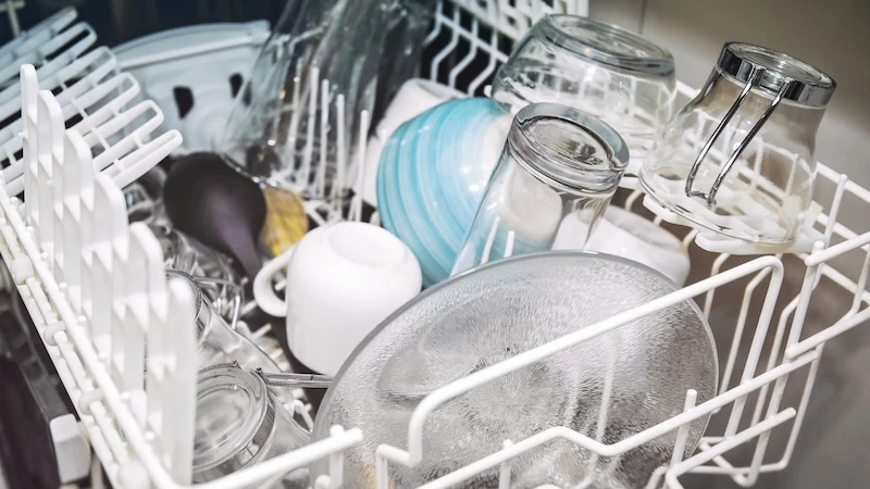 wrongly loaded dishwasher