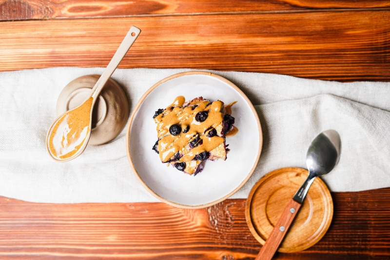 5 ingredient blueberry oat breakfast bars