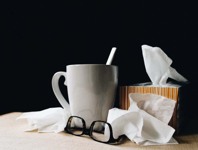 cup tissues and glasses