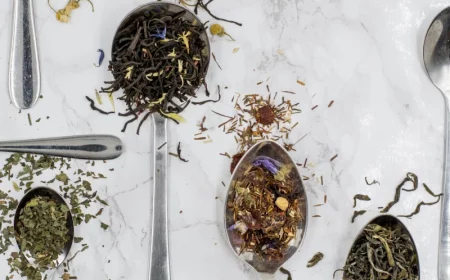 different teas in spoons
