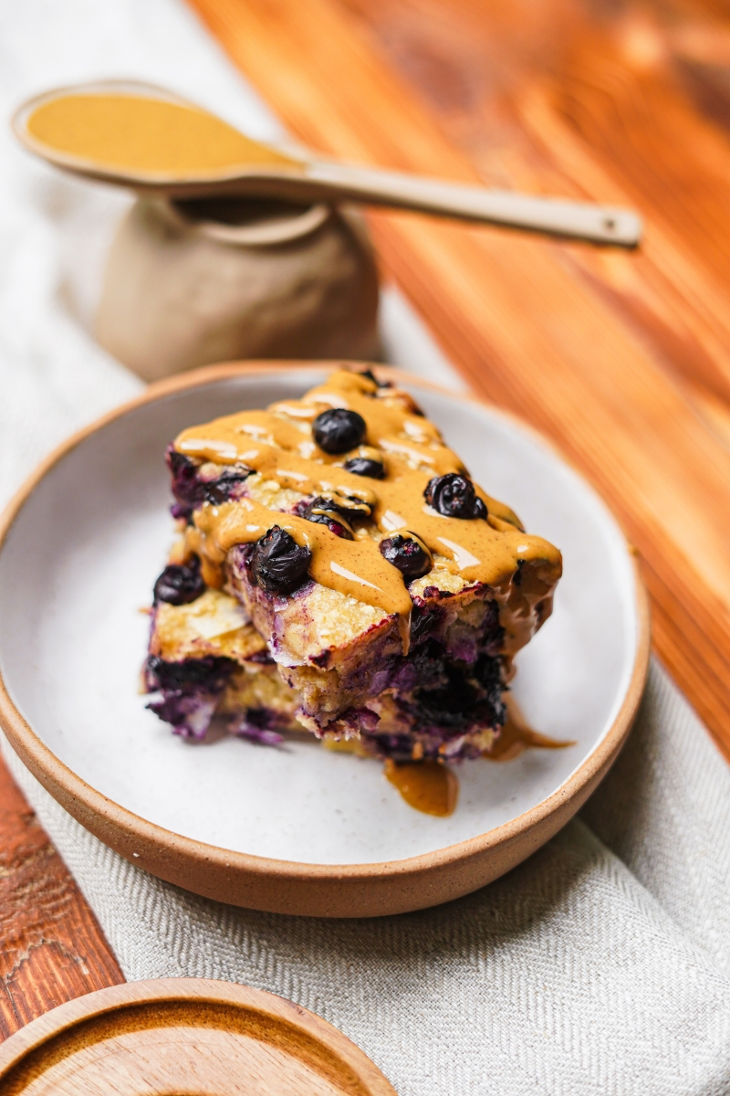 gluten free blueberry breakfast oat bars