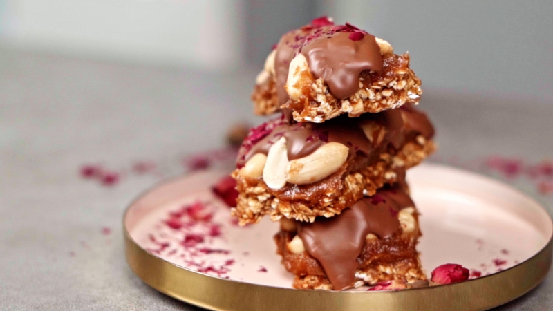 Healthy Dessert Dupes: Nutritious Vegan Snickers Bars (30-minute recipe)