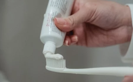 toothpaste hacks toothbrush with paste on0it