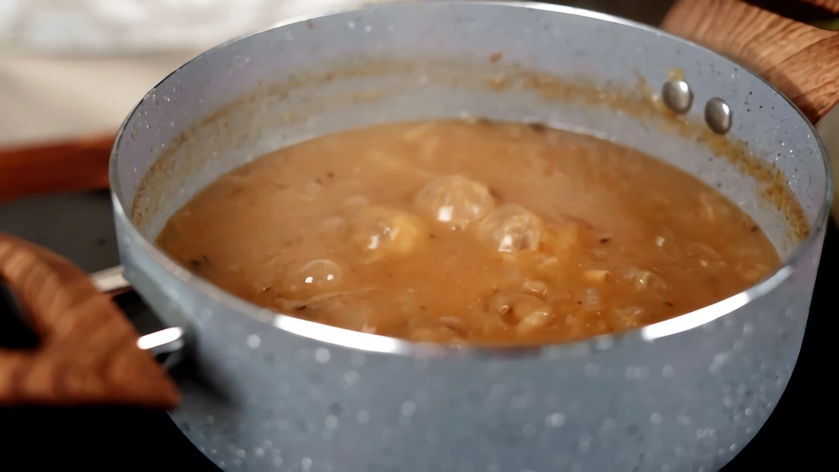 boiling french onion soup
