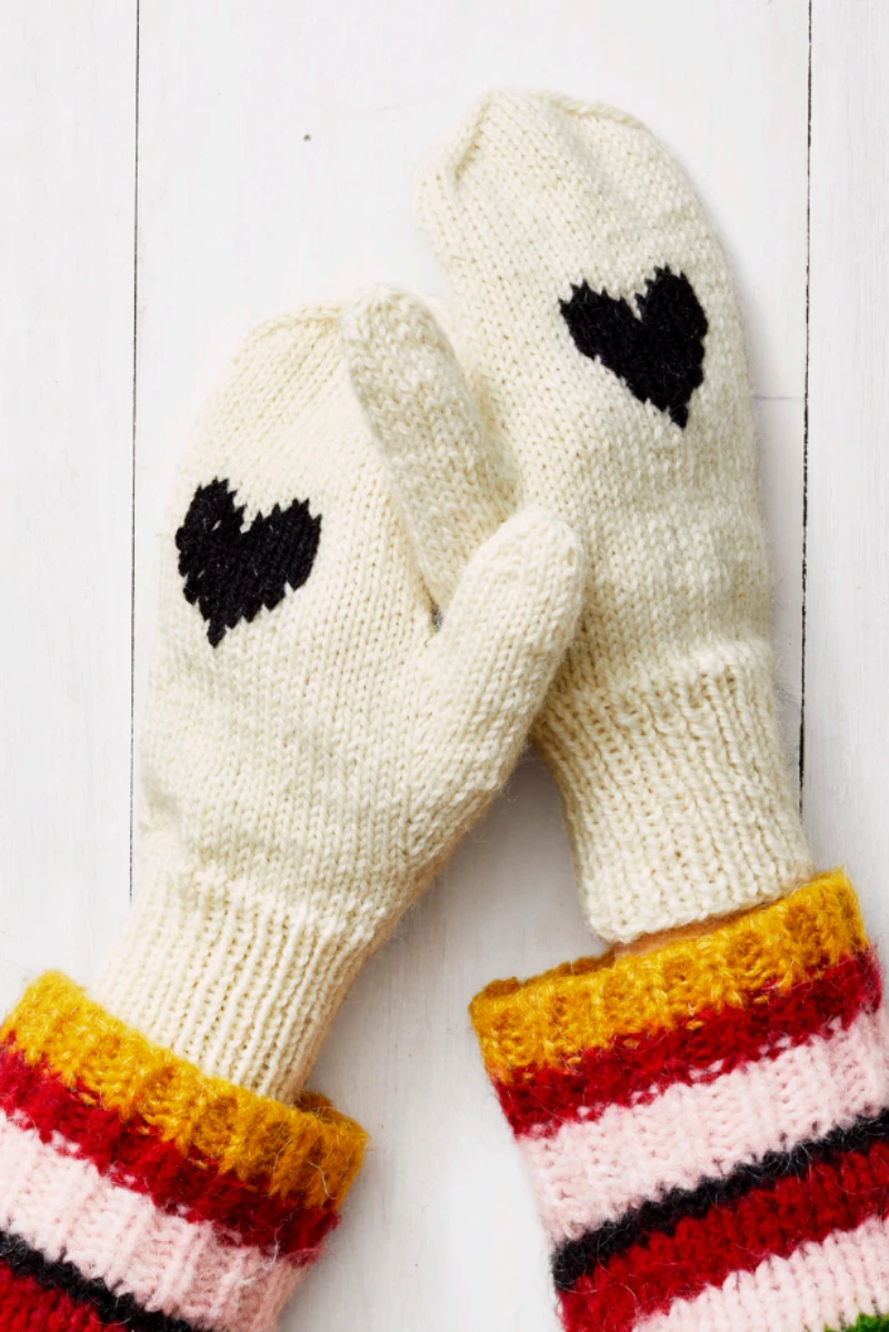 diy christmas gift handmade white mittens