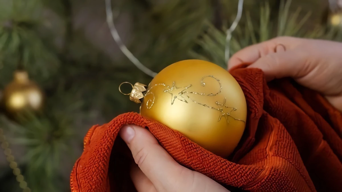 How To Clean Christmas Ornaments – Everything You Need To Know