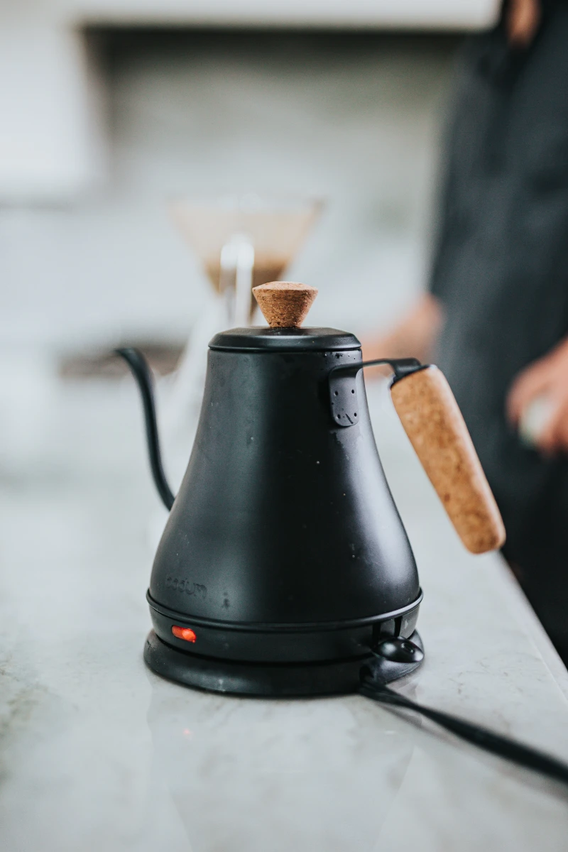 how to descale a kettle black kettle plugged in